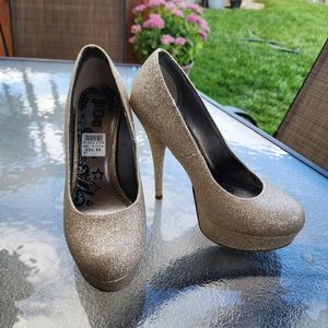 SIZE 6.5W - BRASH GOLD GLITTER HEELS